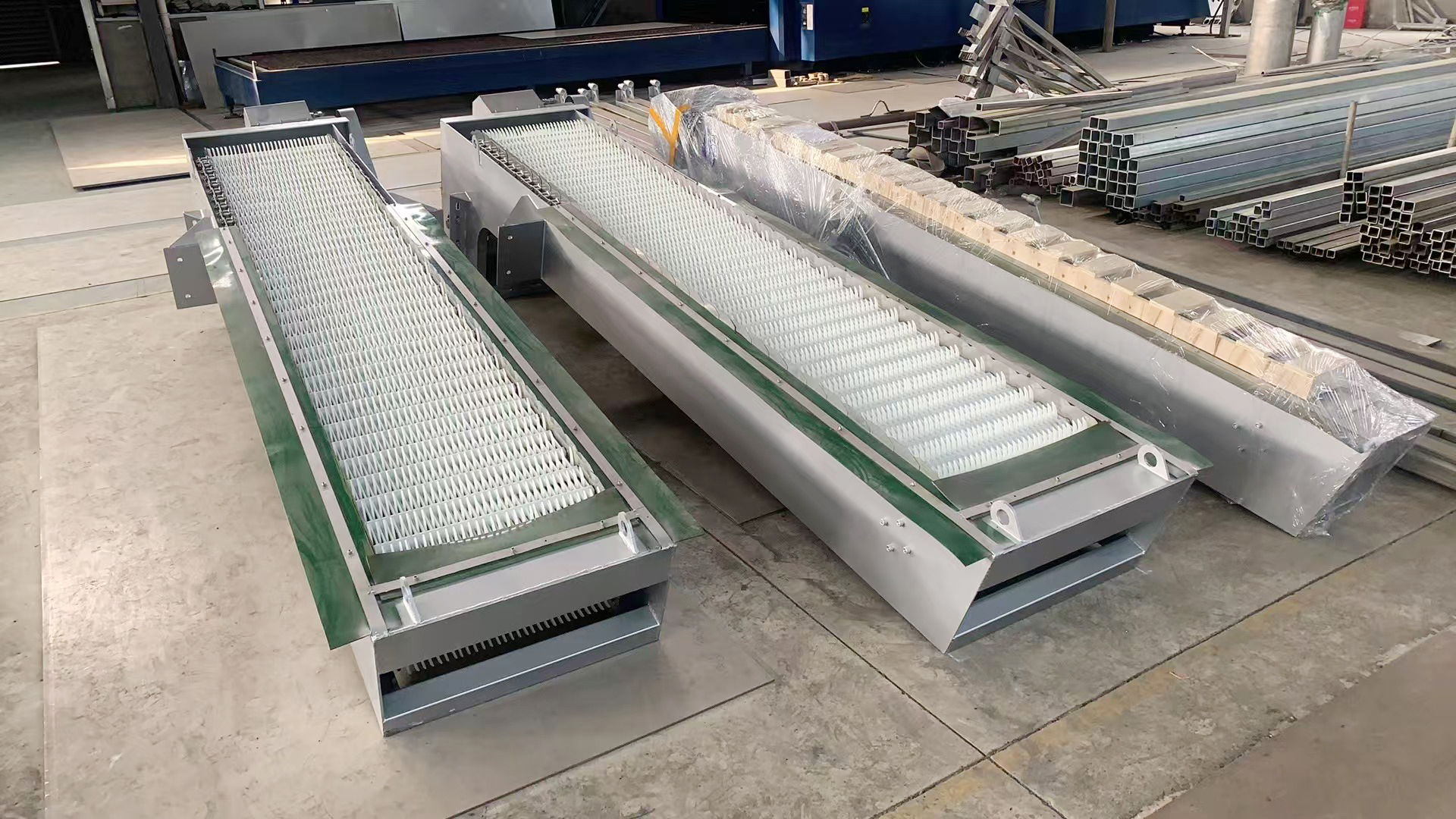 回轉(zhuǎn)耙式格柵除污機是保障整個水處理系統(tǒng)順暢運行的基石。